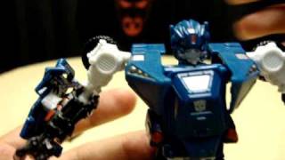 Hunt for the Decepticons BREACHER EmGos Transformers Reviews N Stuff [upl. by Ardnaxila120]