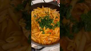 Фирменная супер простая томатносырная ле паста с индейкой 🍝 рецепт паста пастарецепт food [upl. by Nirac760]