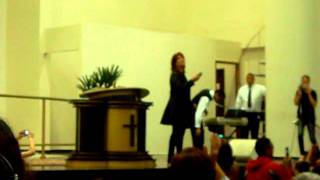 Leonor  Cantora Gospel [upl. by Adnoma364]