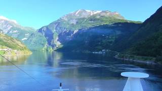 Kreuzfahrt zum Nordkap 5 mit Mein Schiff 1 Geirangerfjord schönster Fjord der Welt [upl. by Cargian]