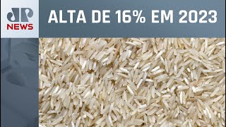 Pacote de 5 kg de arroz está custando quase R 30 em média [upl. by Gokey934]