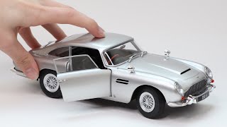 Aston Martin DB5 1964  Solido 118 Scale Diecast Modelcar [upl. by Yecies]