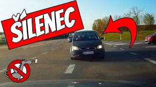 Samovznícení auta na červenou přešel naposledy a pes za volantem  Dashcam 104 [upl. by Narud]