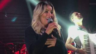 Walkyria Santos  O Homem Ideal Ao Vivo em Recife Lounge Music [upl. by Leribag]