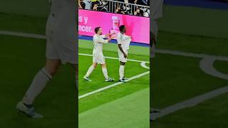 CARVAJAL amp VINICIUS JR AMIGOS PARA SIEMPRE EN ESTADIO BERNABÉU football shorts realmadrid [upl. by Dex554]