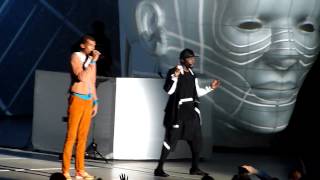 WillIAm amp Stromae  Papaoutai  Live Surprise  Paris Bercy WillPowerTour 16122013 HD [upl. by Nnep]