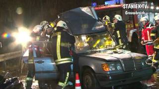 Horrorunfall auf der A 46 bei GrevenbroichKapellen 2112012 [upl. by Carlota943]