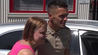 Dusan Tadic en heel veel fangirls op De Toekomst [upl. by Francesca]