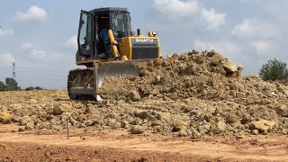 Extreme Bulldozer pushing soil spreading road building operation SHANTUI SD16 [upl. by Jenny156]