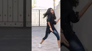 Kalasala kalsala dance shortvideo dancemoves maloos [upl. by Yesnek]