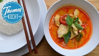 Rotes Thai Curry mit Huhn Rezept aus Thailand  Thomas kocht [upl. by Ashwell106]