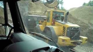 Loading 20 tons of chipped wood into a Legras walking floor trailer near Doncaster UK [upl. by Ecnesse]