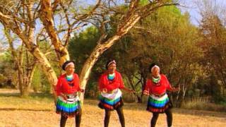 Mahlathini and the Mahotella Queens  Umuntu Ngumuntu [upl. by Belloir]