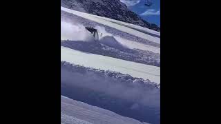 LE PIED POUR CE DAMEUR Ici Vivian Anselmet au sommet des pistes de ski de BonnevalsurArc [upl. by Hannad433]