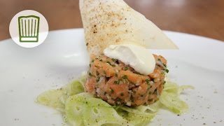 LachsTatar auf Fenchel mit Wasabi und Knuspersegel chefkoch [upl. by Pansy]