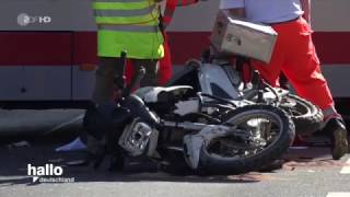 04032017  Tödlicher Saisonauftakt Motorrad rauscht in abbiegenden Linienbus [upl. by Zoellick643]