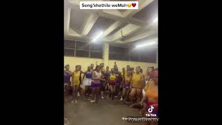 Sanele Jama ft Izintombi  Sengikhethile Mama [upl. by Ecirb]