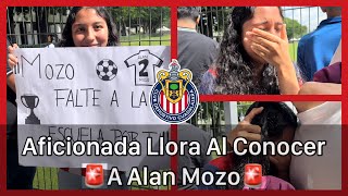 VIRAL  Aficionada de Chivas LLORA al conocer a Alan Mozo  Mozo le regala jersey [upl. by Aira]