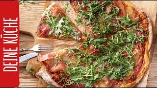 Pizza selber machen mit Serranoschinken und Rucola  REWE Deine Küche [upl. by Pang]