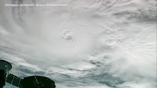 Luragano Milton visto dalla Stazione spaziale internazionale [upl. by Odnumde203]