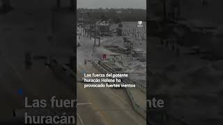 Huracán Helene así la marejada ciclónica azota el puente Matlacha en Florida [upl. by Dnilasor]