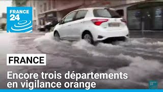 Encore trois départements en vigilance orange pluieinondation • FRANCE 24 [upl. by Jaf495]