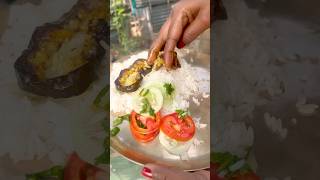 শশা টমেটো আর ধনেপাতার স্যালাড সাথে বেগুন ভাজা salad begunvaja archacooking cookingshorts [upl. by Rehteh]