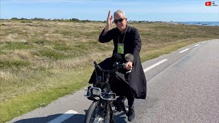 QUIBERON  😂 Solex 2024  Les Curés  TV Quiberon News [upl. by Einon]