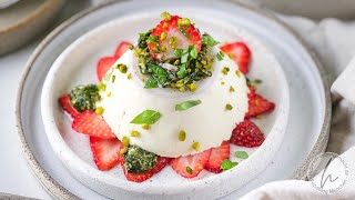 Einfache Panna Cotta mit Erdbeeren als sommerliches Dessert [upl. by Ferdinanda]