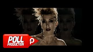 Hande Yener  Yasak Aşk amp Sopa [upl. by Thirion]