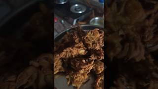 Kanda bhajiya ♥️♥️♥️♥️♥️speacialkandabhajiya [upl. by Leahciam]