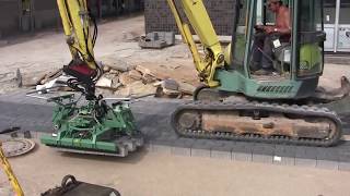 HUNKLINGER Pflastergreif Modula Plus Einstein  laying of interlocking concrete paving tiles [upl. by Ashia]