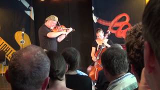 Alasdair Fraser and Natalie Haas  Dereks Tune The Kelburn Brewer 34 [upl. by Enelrad756]