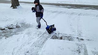 Snow Joe 24VSS13 13quot iON Cordless Snow Shovel Review Should You Buy It 2024 [upl. by Eelrahs]