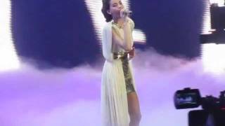 Nếu Chỉ Còn Một Ngày Để Sống  Hồ Ngọc Hà  Live Concert 2011 [upl. by Yssirc]