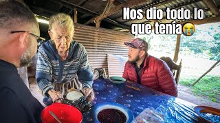 Se derrumbó SU CASA aun asi NOS DIO DE COMER 🥹 90 años EL SALVADOR 🇸🇻 [upl. by Hobart386]