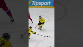 Gól Dominika Kubalíka proti Švédsku na 53🏒 [upl. by Lechar969]