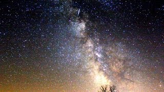 Perseidák Time lapse The Perseid meteor shower [upl. by Onitnevuj532]