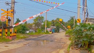 Railroad Crossing  Palang Kereta Api Perlintasan Gunung Maloko ganti alarm [upl. by Eadith]