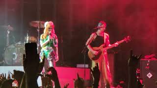 Paramore Misery Business Live 10422 [upl. by Becht]