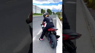 Gsxr 750 Full System Exhaust Start UpWheelie [upl. by Danby]