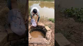 The process of fishing for well fish with pork liver [upl. by Alatea315]