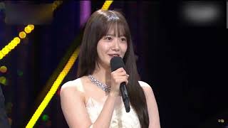 ENGSUB  YoonA won popularity award  The 43rd Blue Dragon Film Awards [upl. by Doone25]