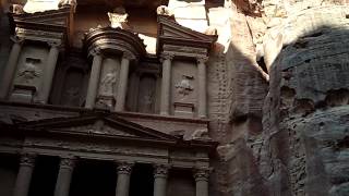 AlKhazneh de Schatkamer in Petra Jordanië [upl. by Panchito197]