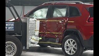 2014 Jeep Cherokee CRASH TEST IIHS Side Crash Test [upl. by Kcaz]