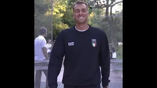 Olimpiadi Parigi Gregorio Paltrinieri a casa Italia per festeggiare le sue due medaglie [upl. by Kiernan]