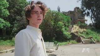 Freddie Highmore visits Psycho house Bates Motel at Universal Studios Hollywood for SDCC 2013 [upl. by Polloch]