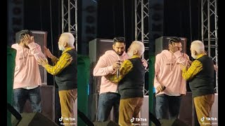 Parmish Verma get emotional on Stage with his Father [upl. by Milah517]