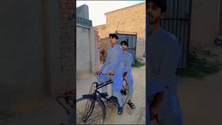 Kesy kesy log rehty hai yaha 😂 wait for end 🤣 funny comedy [upl. by Elladine294]