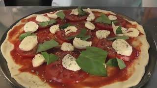 PIZZA MARGHERITA RECIPE LA MARGHERITA PIZZA [upl. by Ahsiema858]